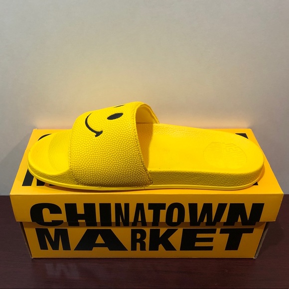 Chinatown Market, Smiley Face Slide, Various Sizes - Picture 4 of 7